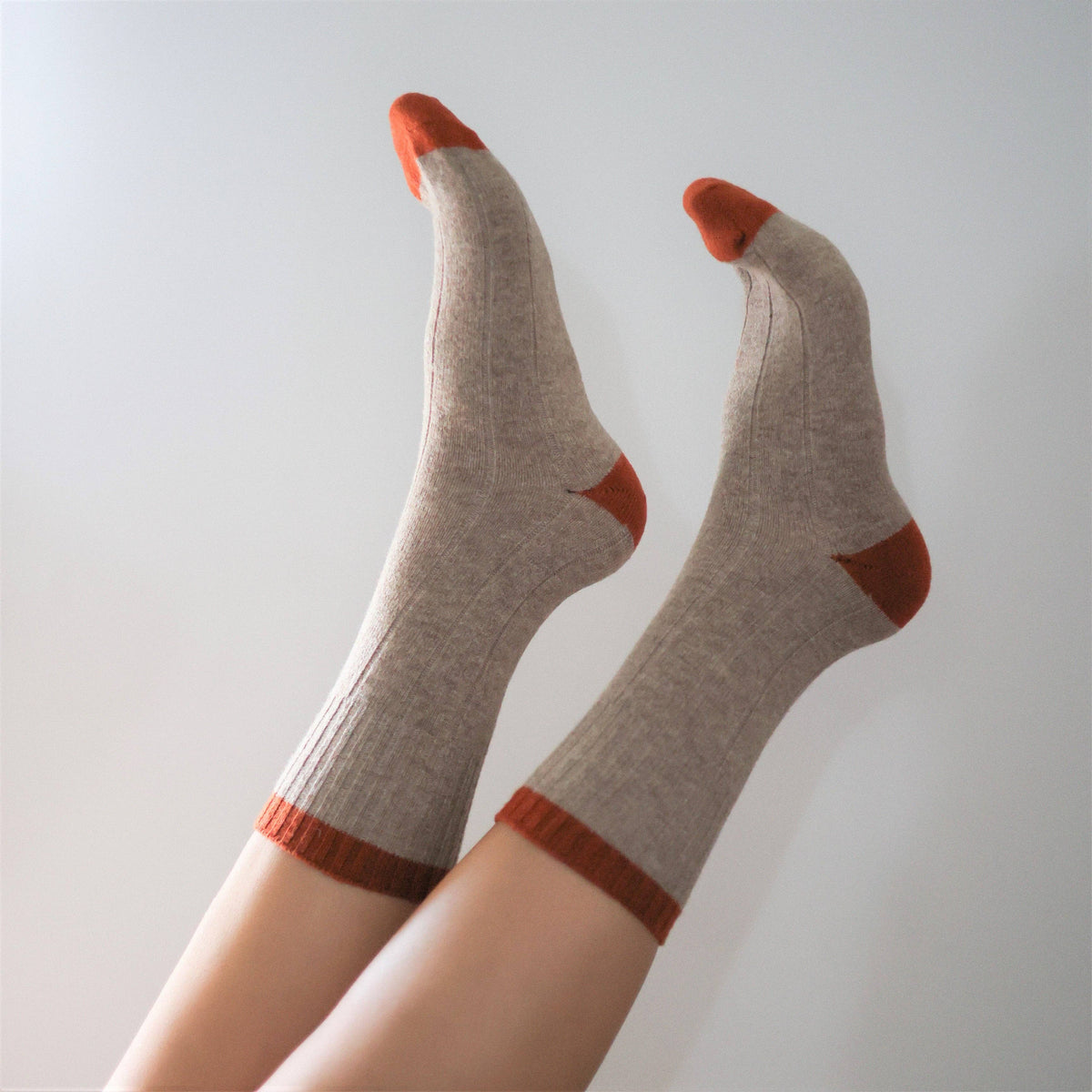 KLUE merino wool socks in beige and burnt orange