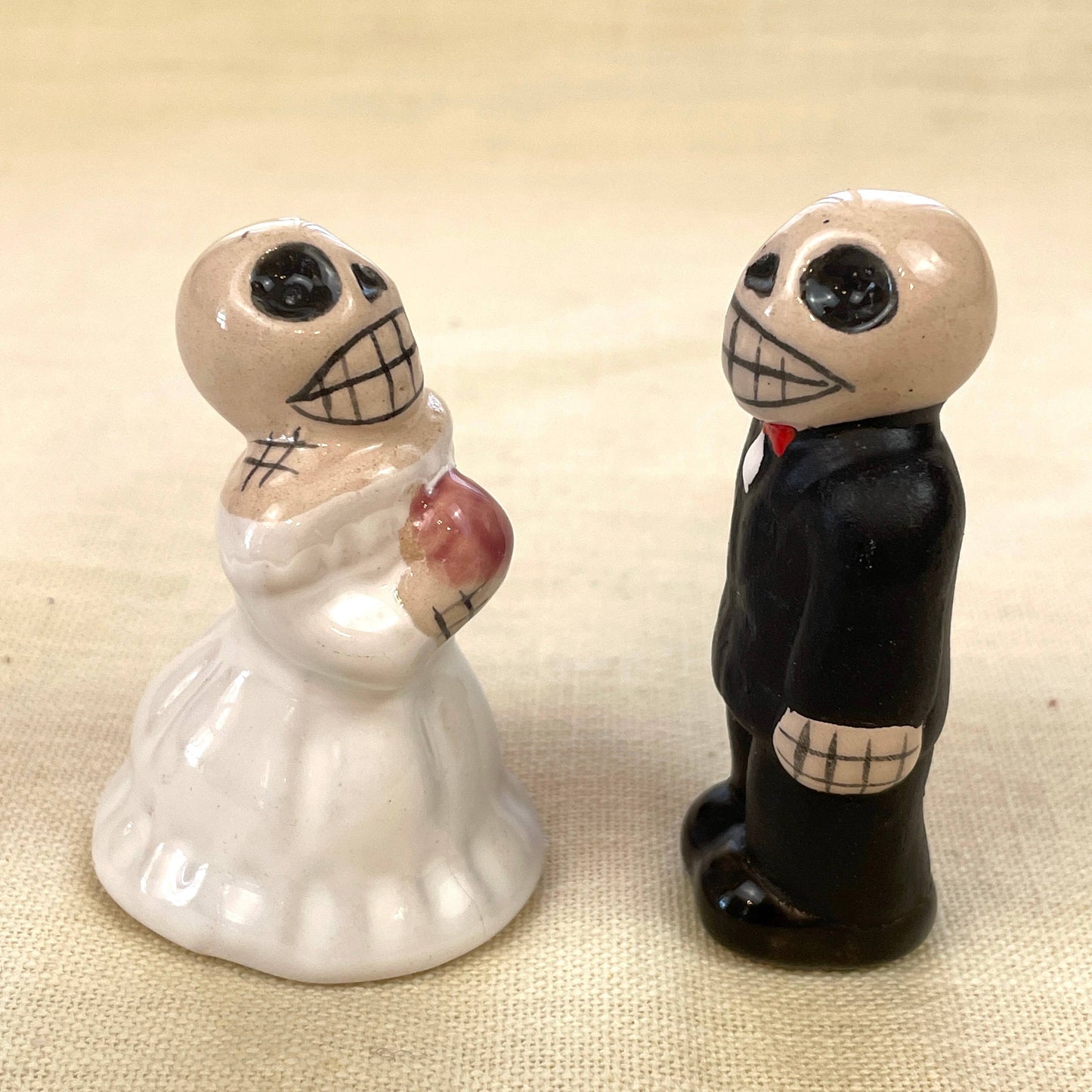 Cusco Bride & Groom Skeleton