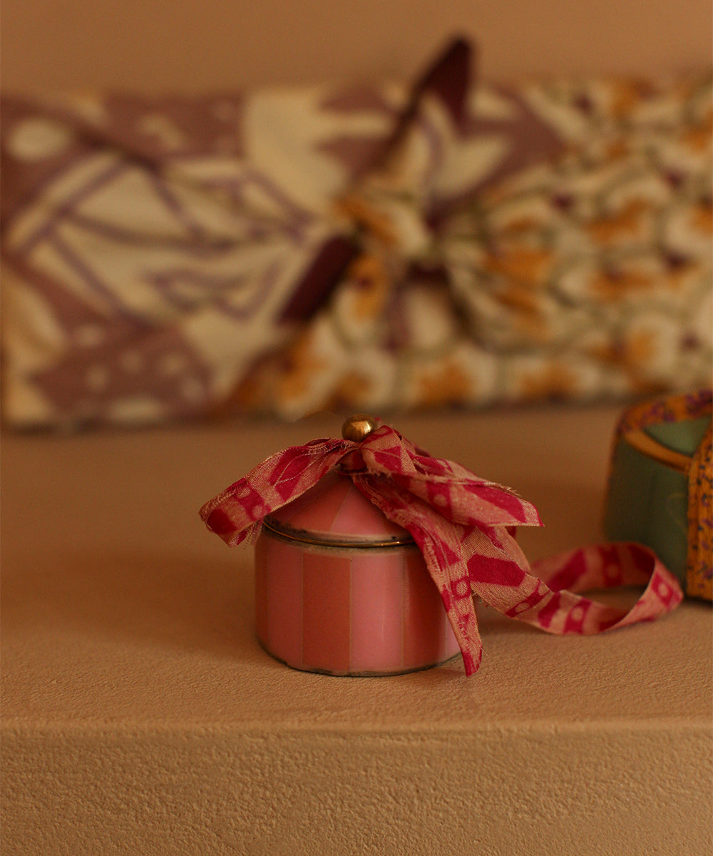 pink jewellery box with bow