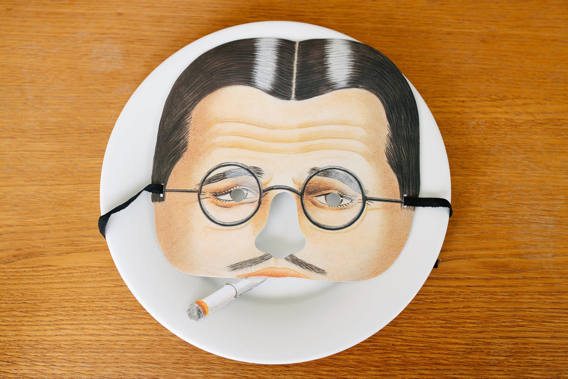 1920's style paper fancy dress mask