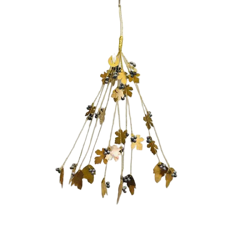 oak and berry gold-coloured hanging garland