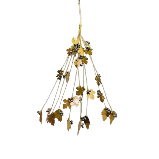 oak and berry gold-coloured hanging garland