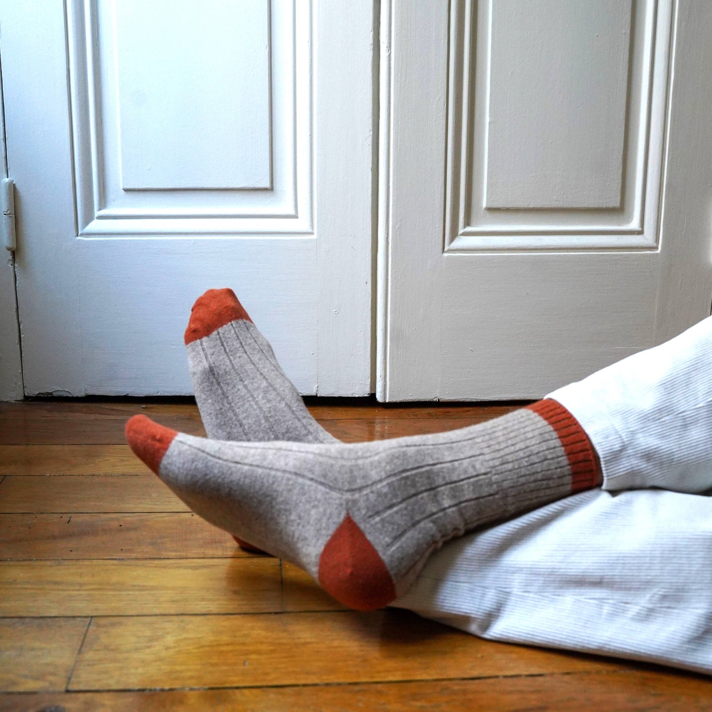 KLUE merino wool banded socks | Beige and orange