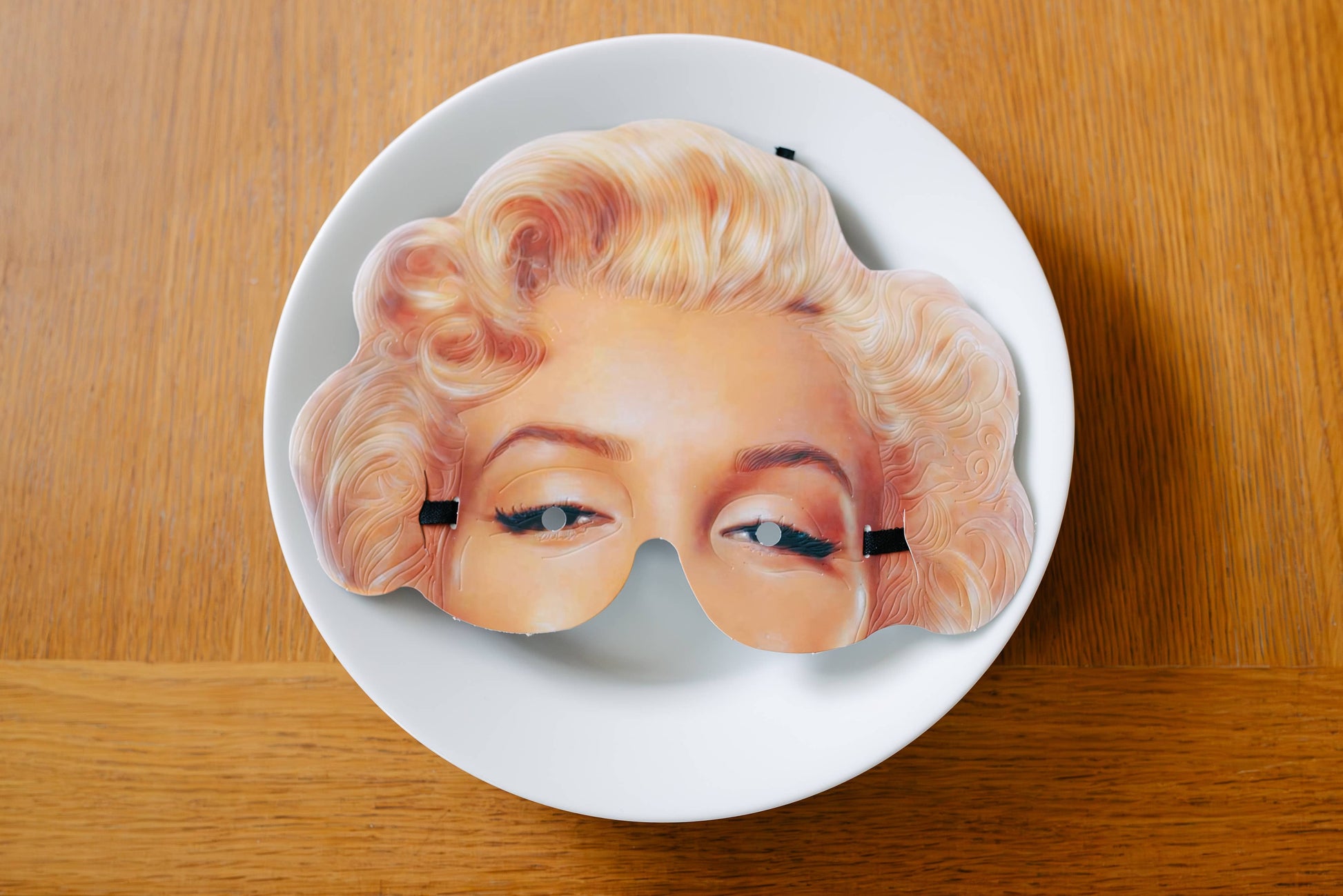 Marilyn Monroe paper party mask