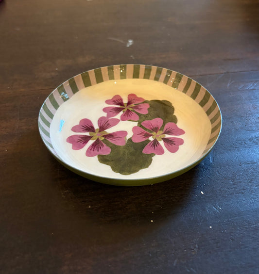 Roomytown geranium enamel trinket tray