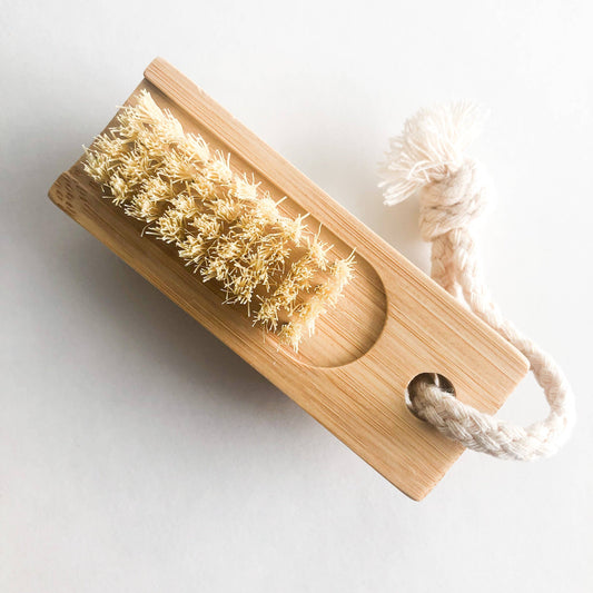 Wooden nail brush with sisal bristles 